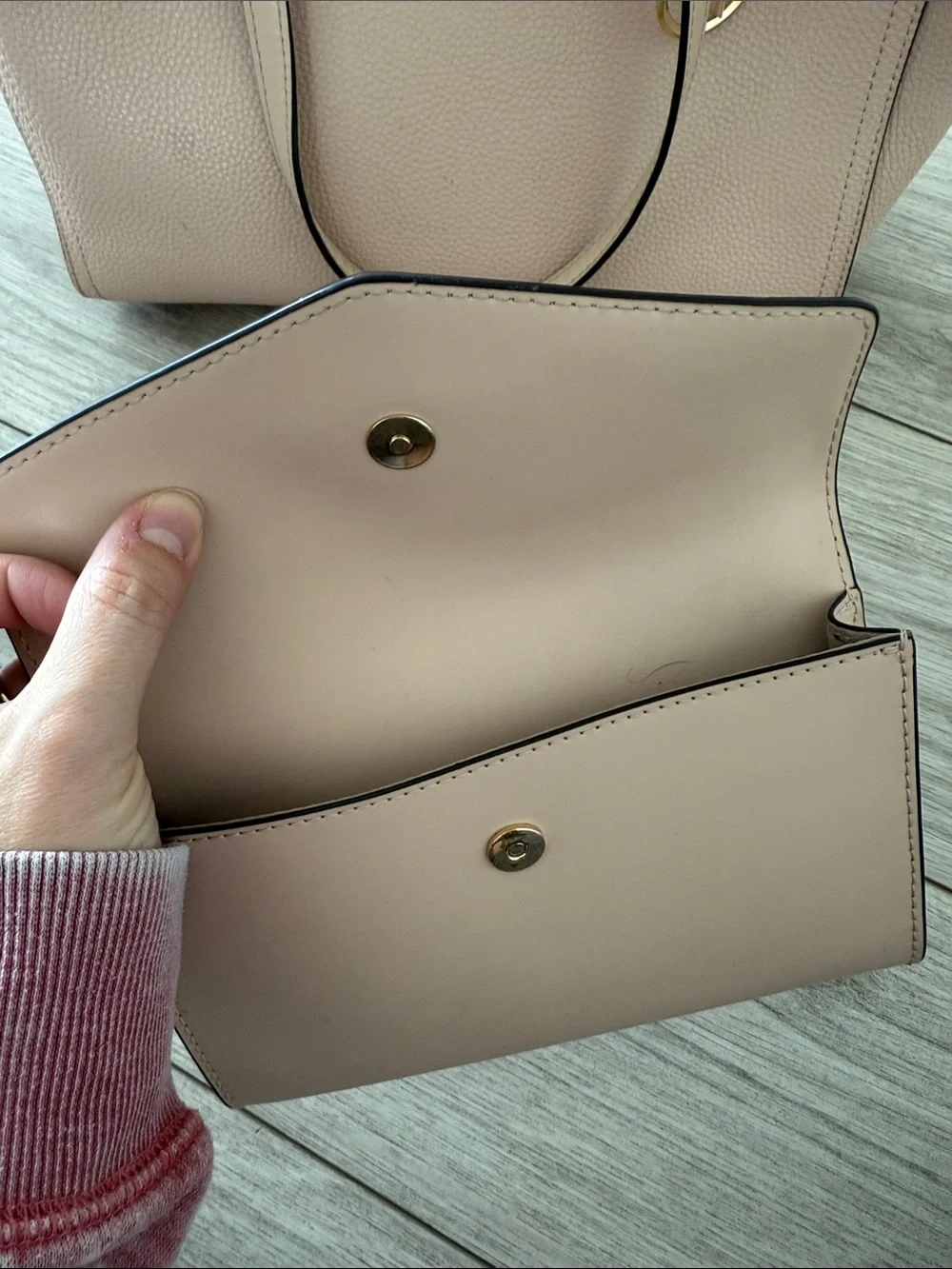 Michael Kors Blush Pink Pebbled Leather Tote with Matching Clutch wallet - Picture 3 of 11